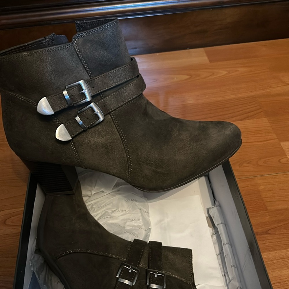 Ankle boots